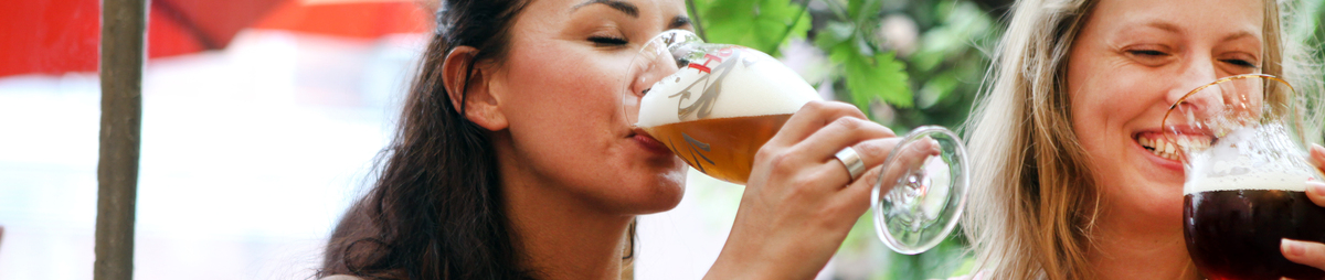 BierInVrouwenhanden13_copyrightLaylaAerts_TourismMechelen.jpg