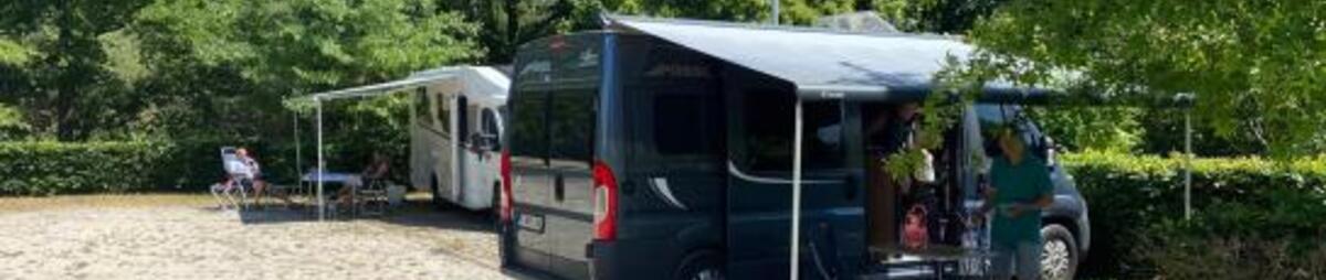 terreno de autocaravanas 't Grom
